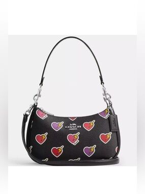 COACH TERI SHOULDER BAG WITH HEART BOLT PRINT - NWT 💥💥